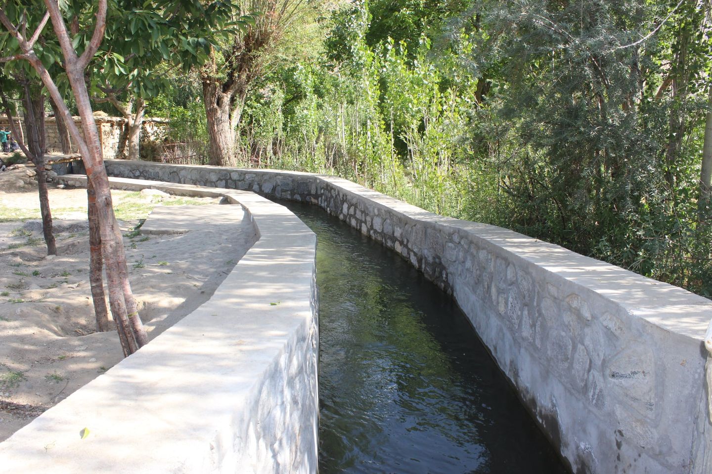 کار بازسازی کانال آبیاری ده‌قاضی و یخ‌دره در بدخشان تکمیل شد