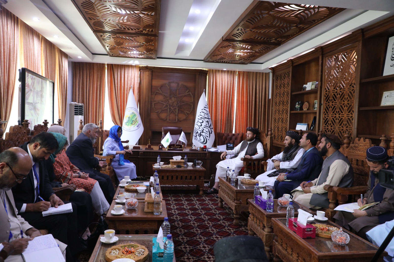 وزیر زراعت با نماینده ویژه دبیرکل سازمان ملل متحد در افغانستان دیدار کرد